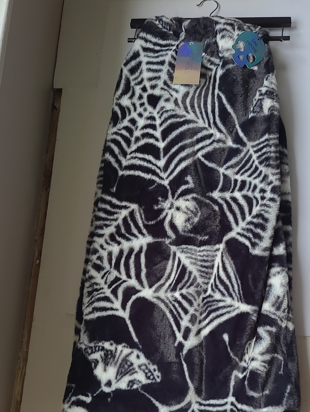 Spiderweb Throw Blanket - Black & White
